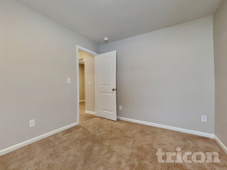 Building Photo - 59 Ivy Bank Dr