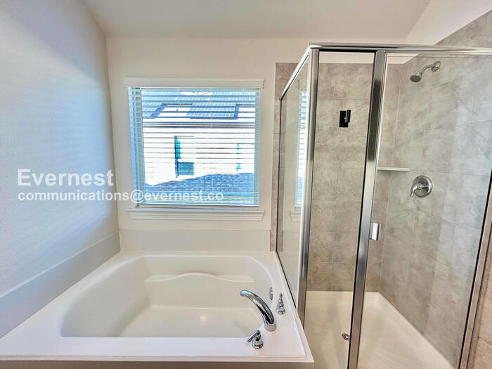 Building Photo - 11416 Culberson Dr