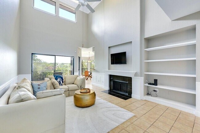 Building Photo - 4711 Spicewood Springs Rd