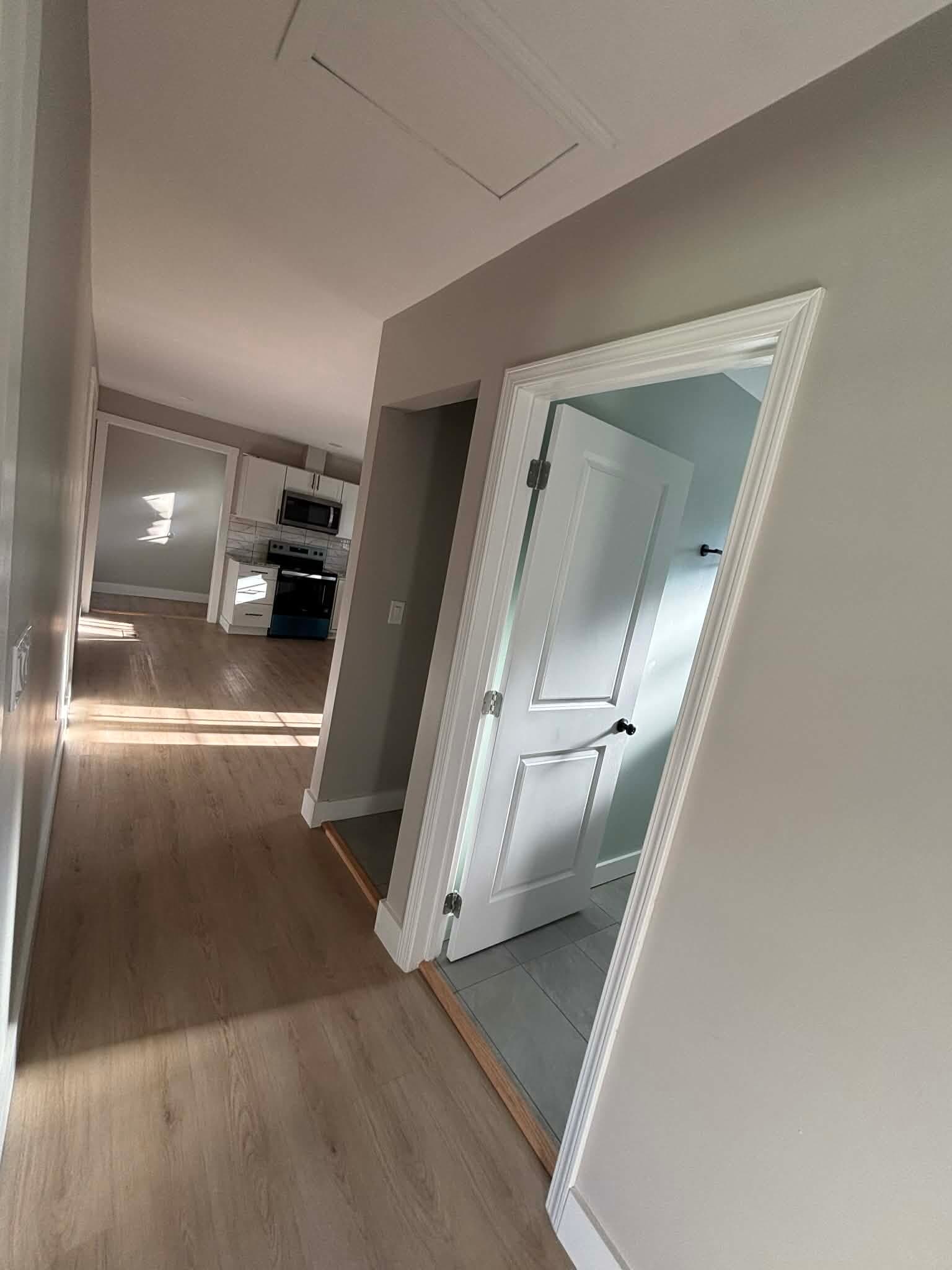 Building Photo - 172 E Bell St