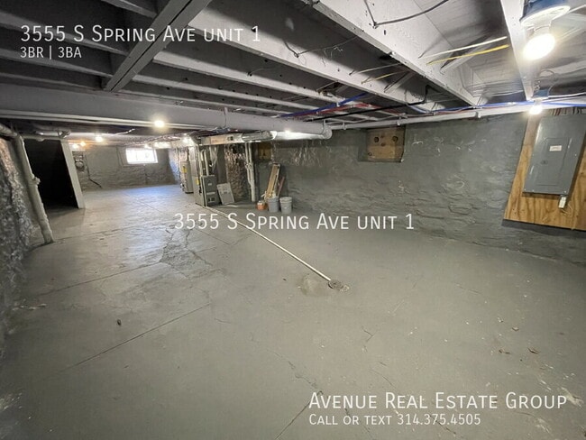 Building Photo - 3555 S Spring Ave
