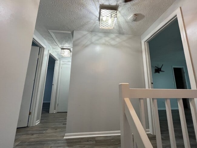 Building Photo - Beautifully remodeled 3 bedroom, 2.5 bath, 2 car garage