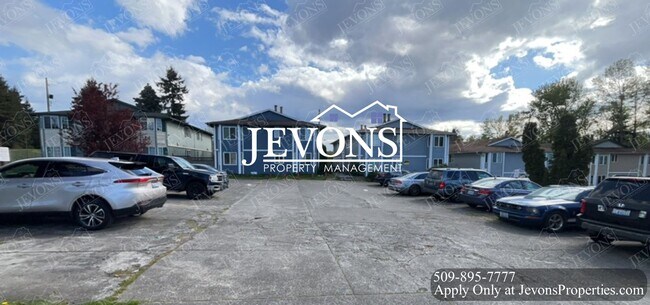 Building Photo - 1722 E 56th St