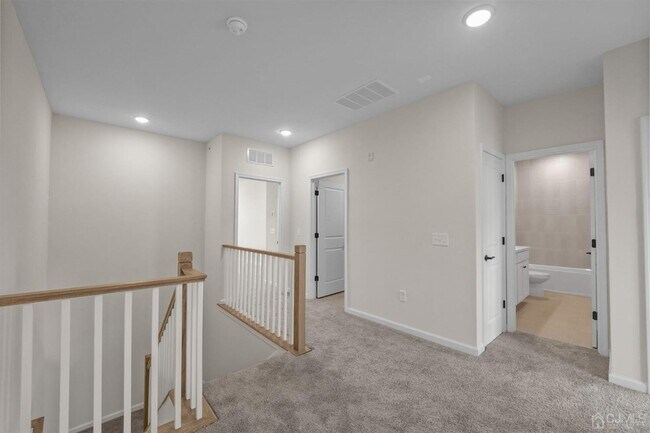 Building Photo - 204 Lyla Ln