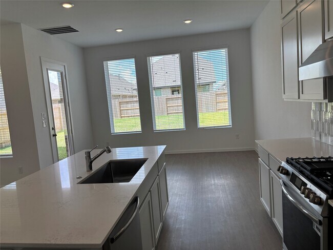 Building Photo - 6307 Serenity View Ln