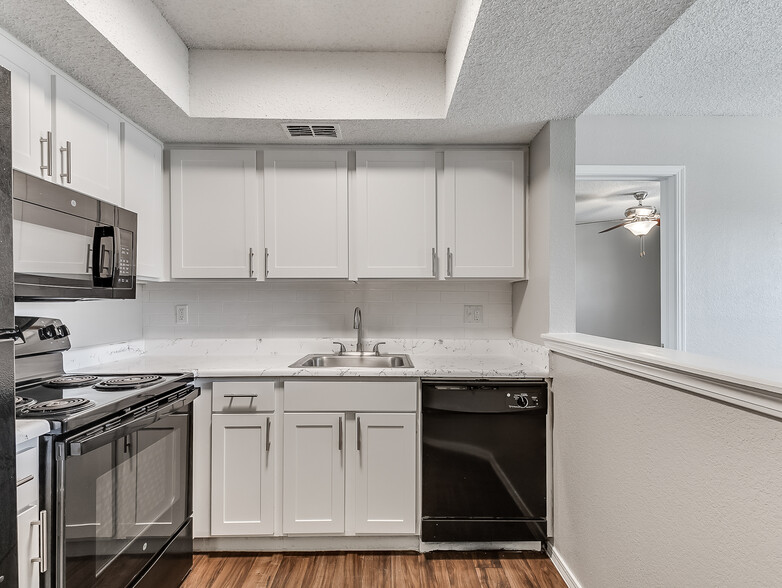 Copperfield Apartments - Kitchen - Copperfield Apartments