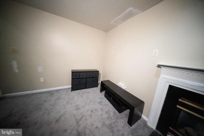 Building Photo - 853 Faraway Ct