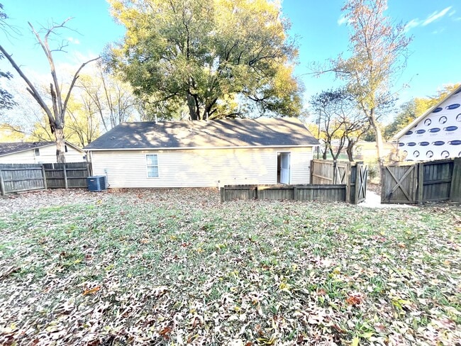 Building Photo - 97 Pecan St