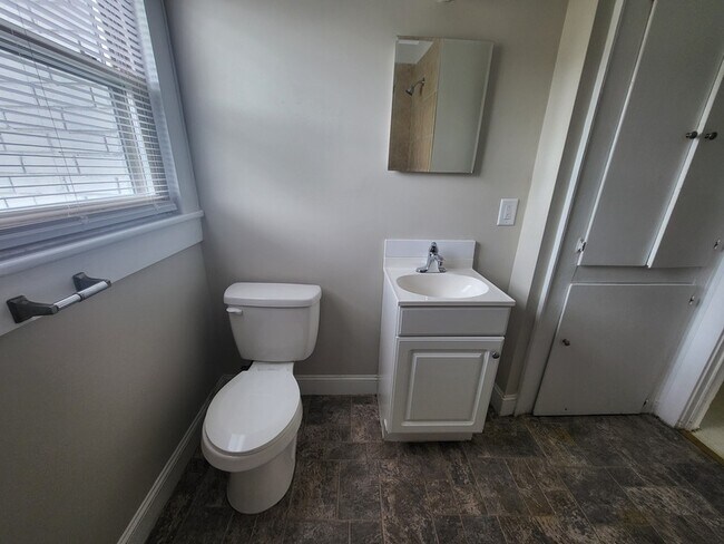 Building Photo - 399 Kerr St NW