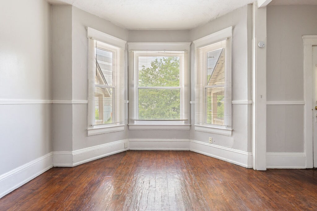 Building Photo - 1889 W 48th St