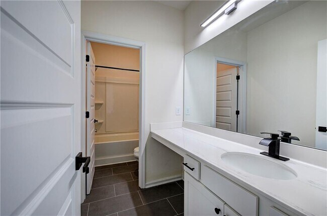 Building Photo - 10 Eagle Dr