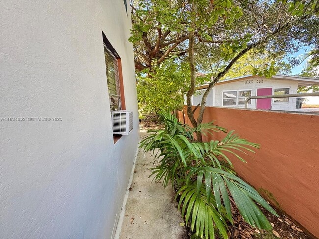 Building Photo - 12287 NE 7th Ave