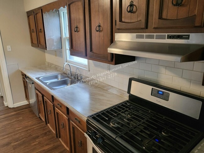 Building Photo - 136 Sawyer Dr