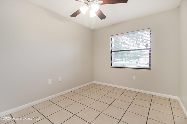 Building Photo - 2495 E Sherwood Cir