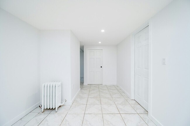 Building Photo - 57 S 6th St