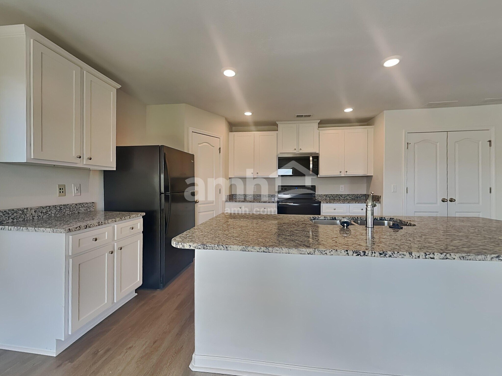Building Photo - 3026 Wingadee Dr
