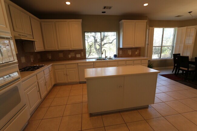 Building Photo - 21010 Wild Springs Dr