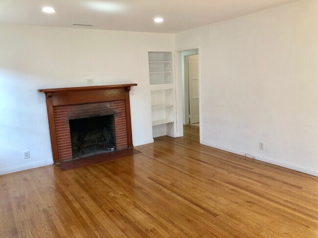 Building Photo - 1727 Franklin St