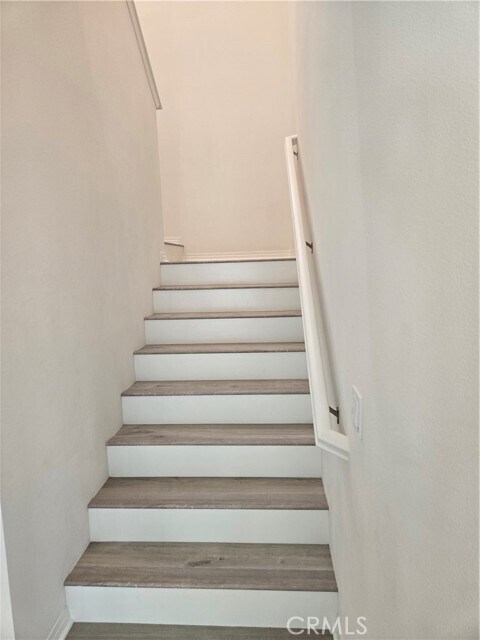 Building Photo - 93 Henson