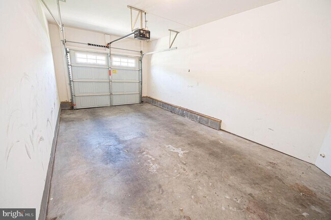 Building Photo - 420 Parkview Ct