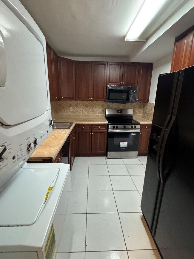 Building Photo - 4384 NW 9th Ave