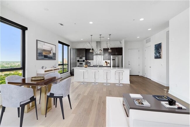 Building Photo - 3201 McKinney Ave