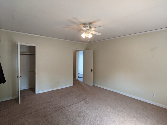 Building Photo - 1428 Axtell St