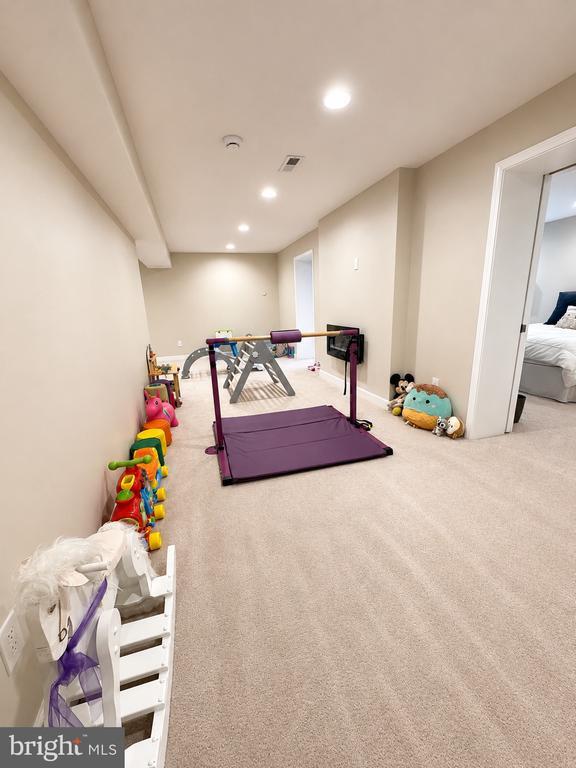 Building Photo - 7327 Yates Ct