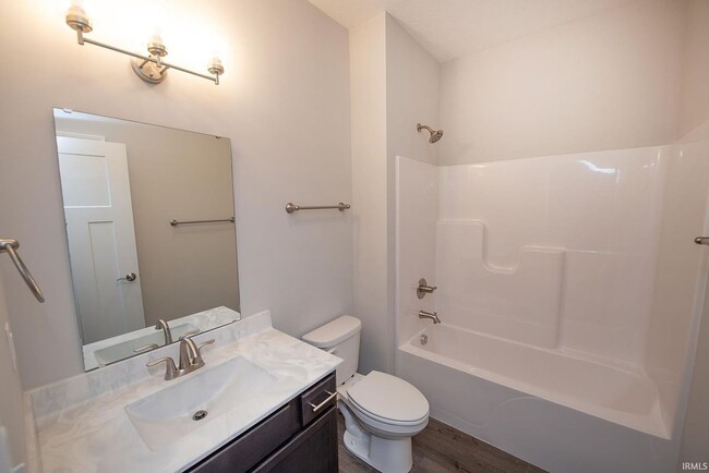 Building Photo - New 3 Bedroom Frankfort Home!