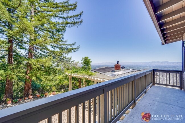 Building Photo - Private Saratoga Mountain Retreat Just Minutes from Downtown