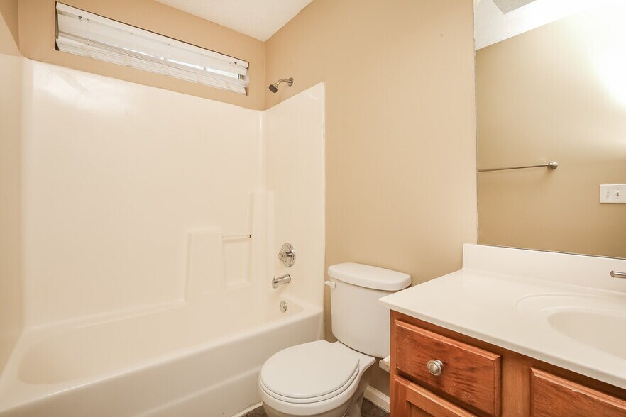 Building Photo - 1417 Quail Run