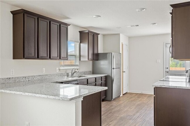 Building Photo - 201 Cres Park Dr