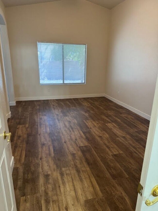 Building Photo - Nice Single Story Home in the Summerlin Area