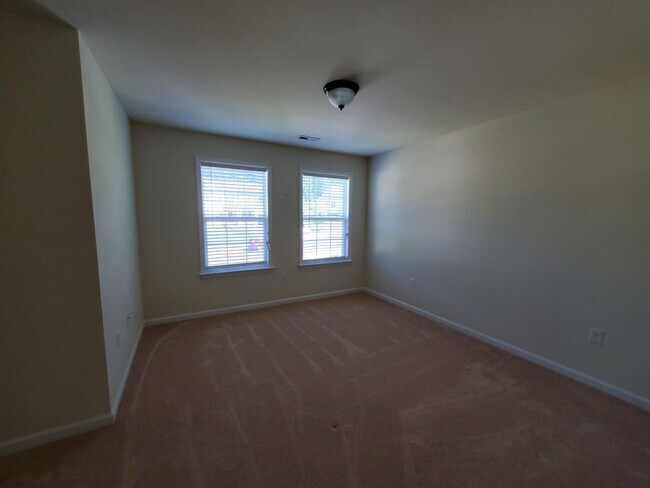 Building Photo - 233 Kanter Dr