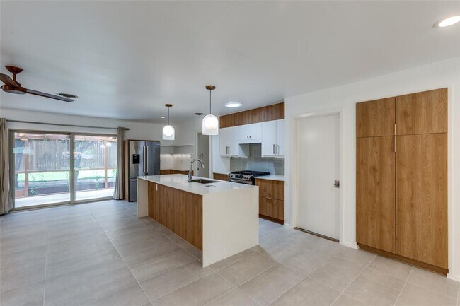 Building Photo - 1903 Boxwood Ct