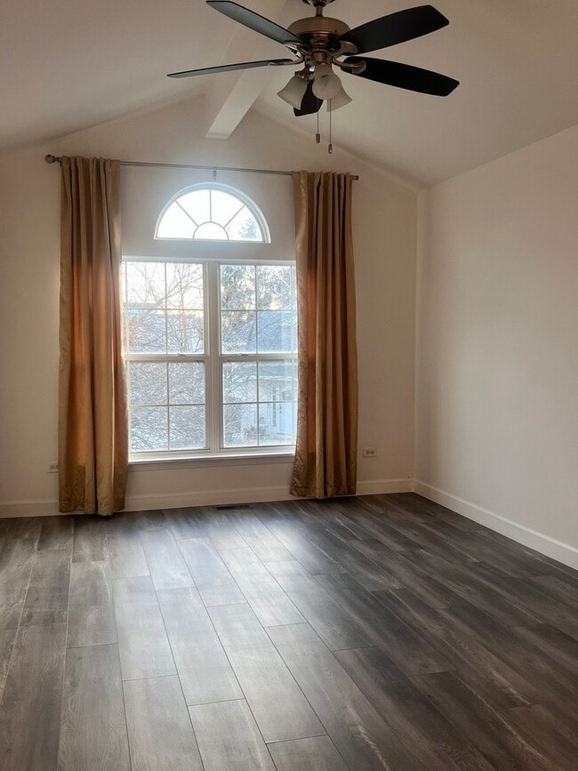 Building Photo - 640 Beaver Ct