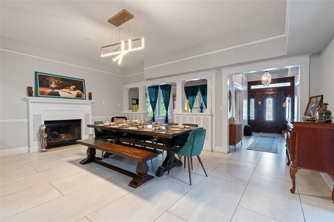 Building Photo - 905 E 22nd Ave.