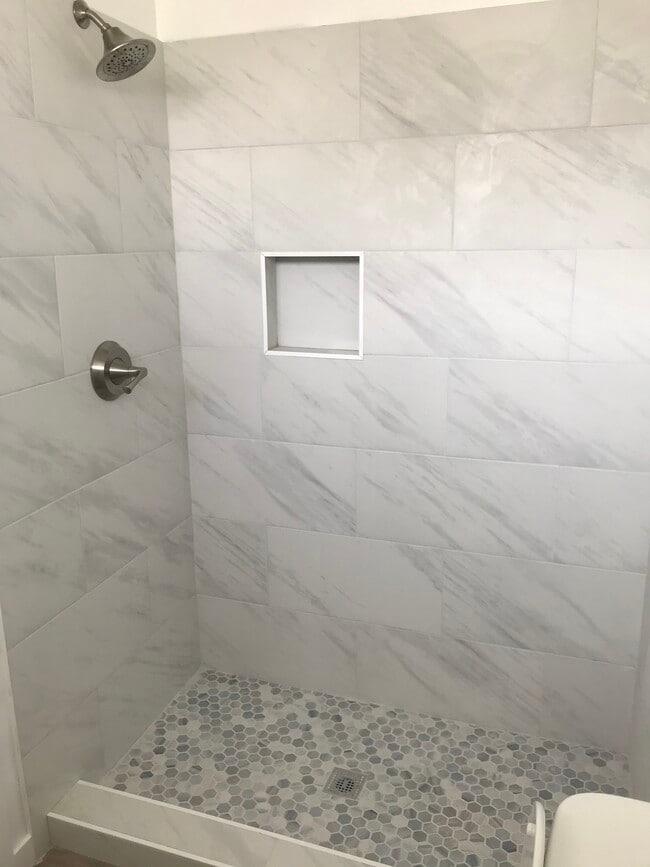 Master Bath Shower - 3173 Rowena Ave