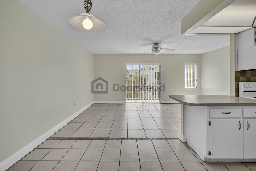 Building Photo - 373 S McMullen Booth Rd