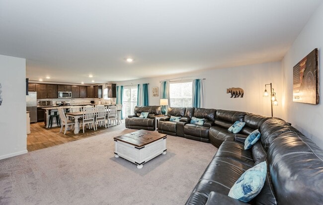 Building Photo - Home in The Arbors with FREE December Rent!*