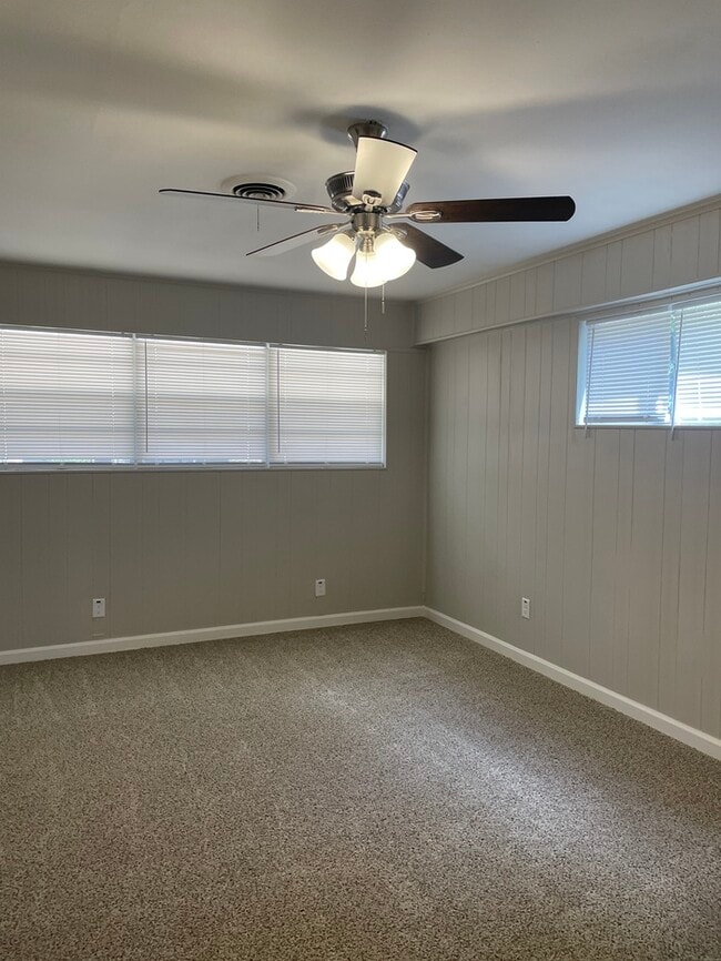 Building Photo - 7015 Eddy Ln