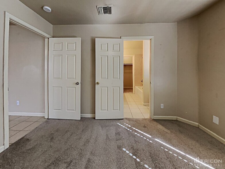 Building Photo - 9722 Spruce Ridge Dr