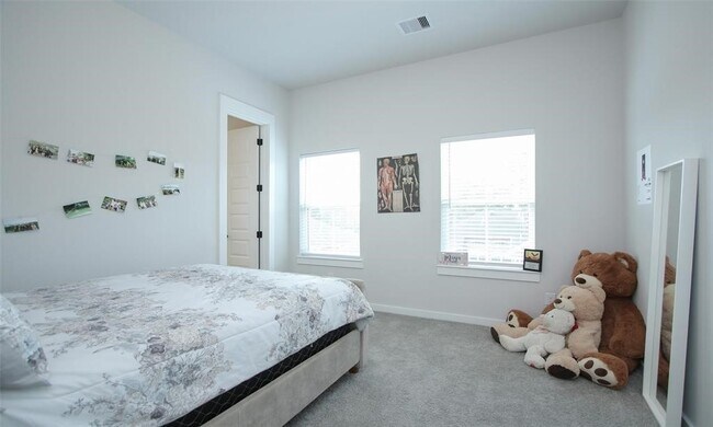 Building Photo - 2103 Pueblito Dr