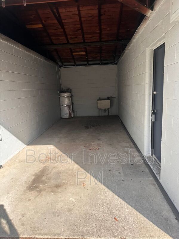 Building Photo - 570 Talmage Rd