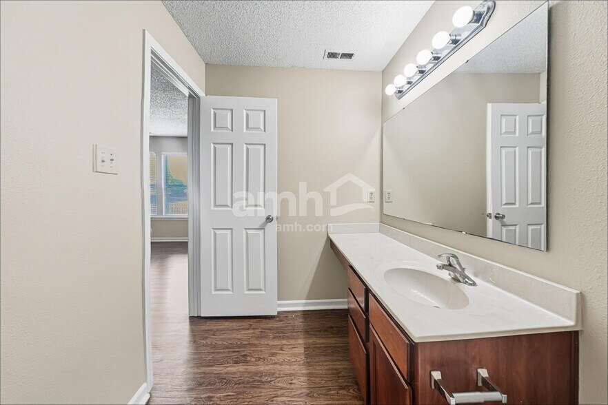 Building Photo - 12144 Brushfield Ln