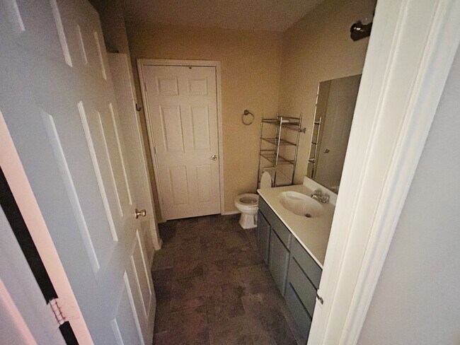 Building Photo - 3300 Barcelona Dr