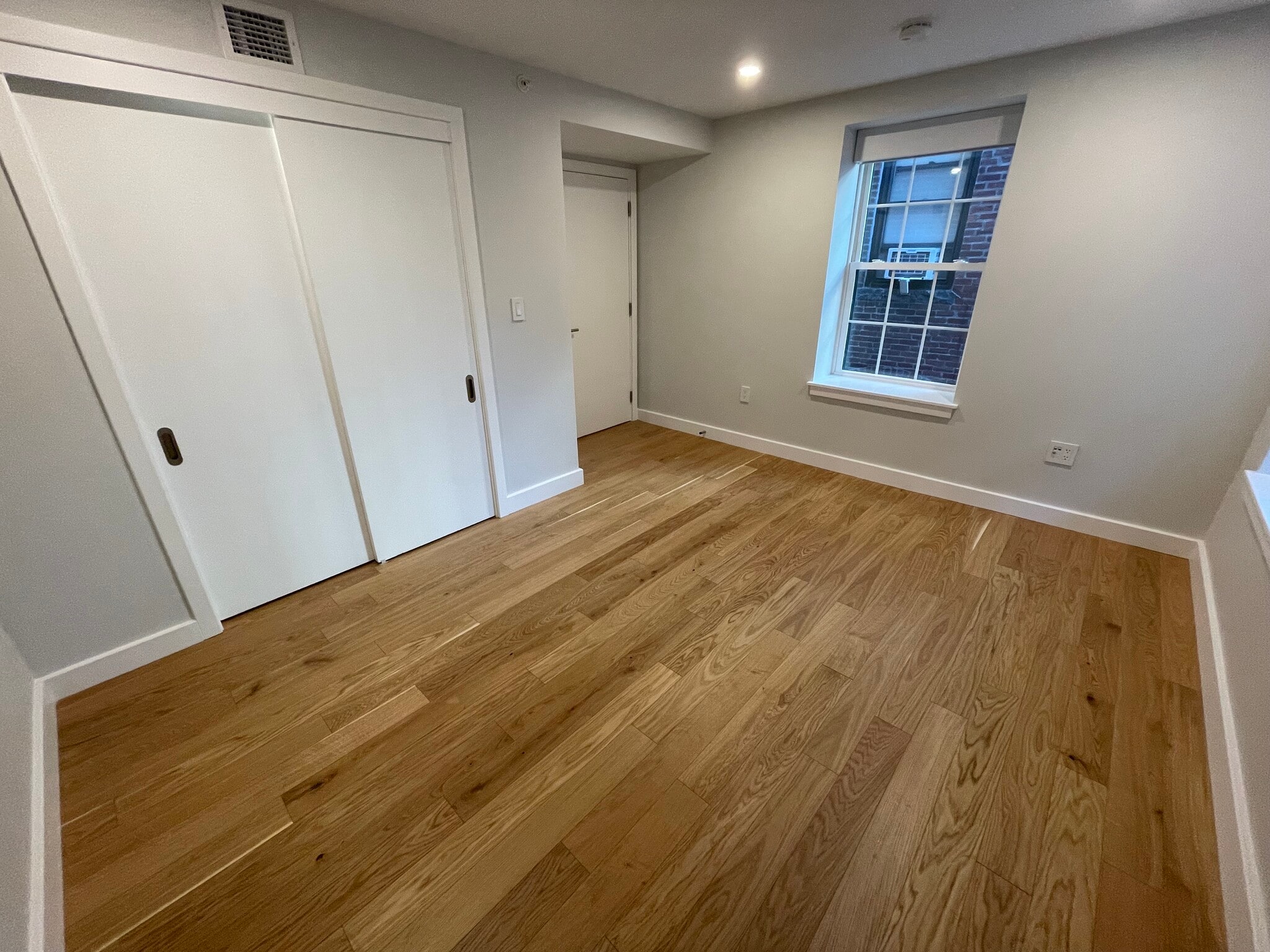 Building Photo - 16 Fleet St