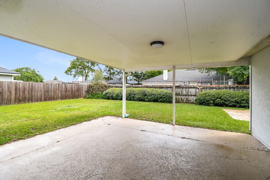 Building Photo - 3279 Chad Bourne Dr