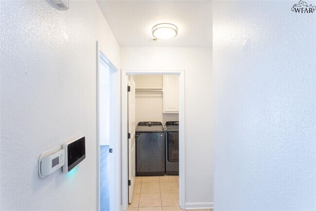 Building Photo - 6051 Laci Ln