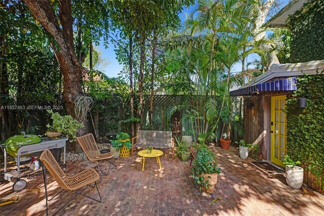 Building Photo - 669 NE 60th St